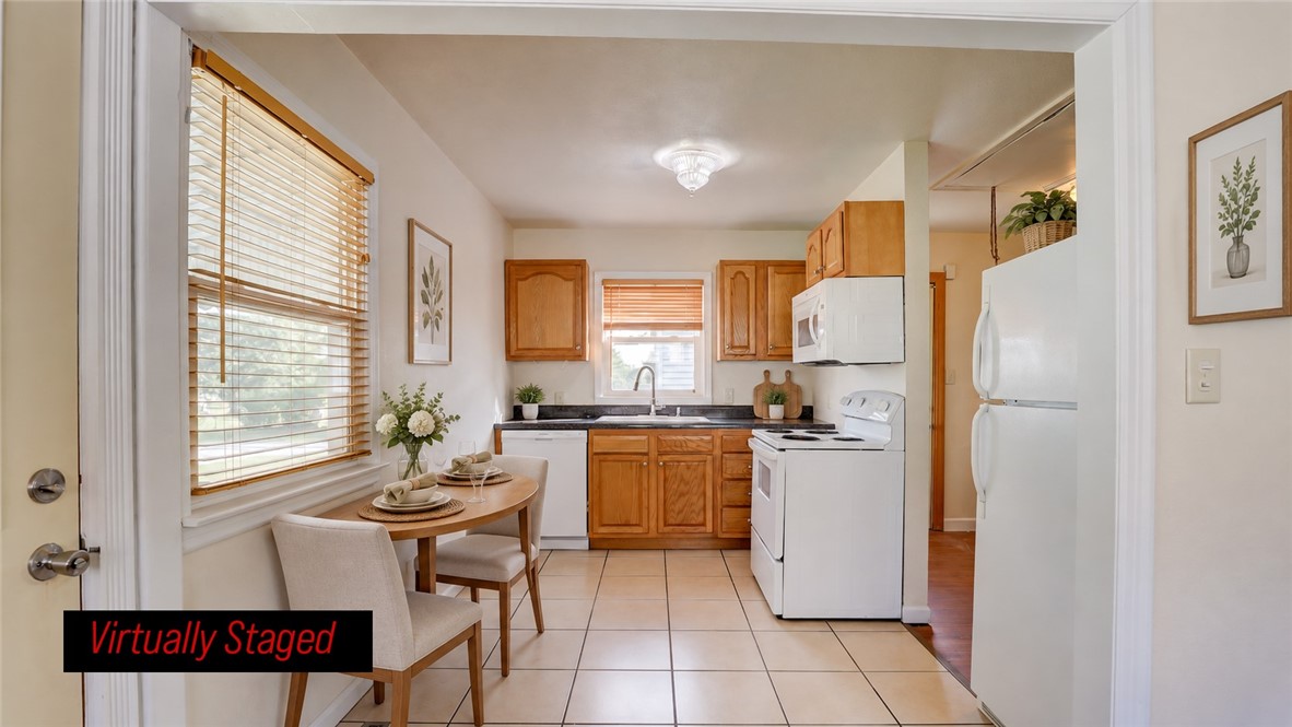 1007 N Woodlawn Avenue Property Photo 12