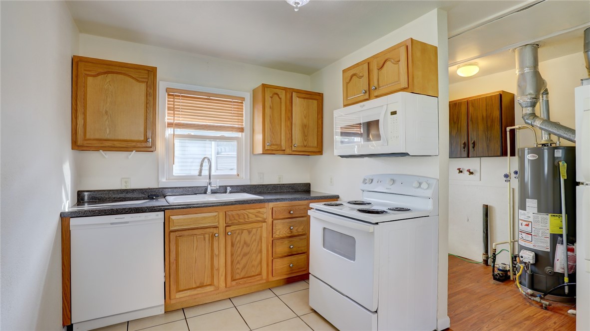 1007 N Woodlawn Avenue Property Photo 14