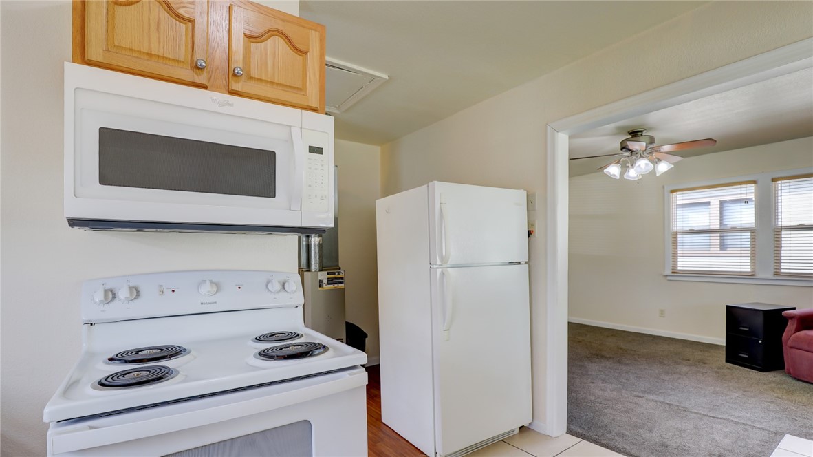 1007 N Woodlawn Avenue Property Photo 15