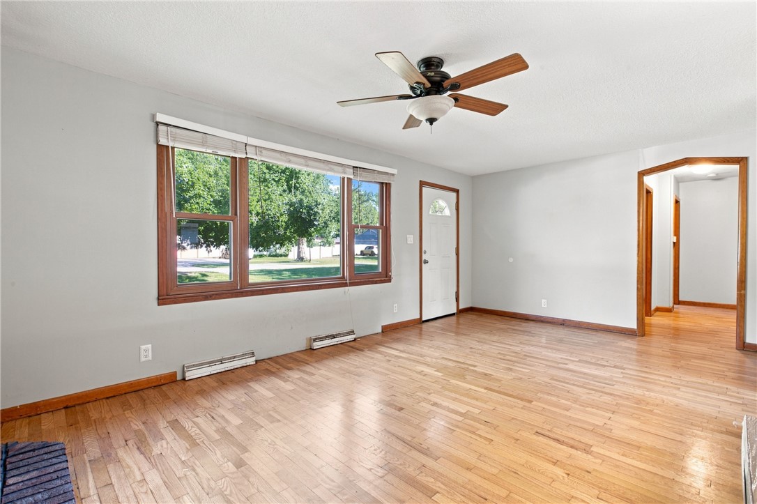 1910 20th Street Property Photo 4