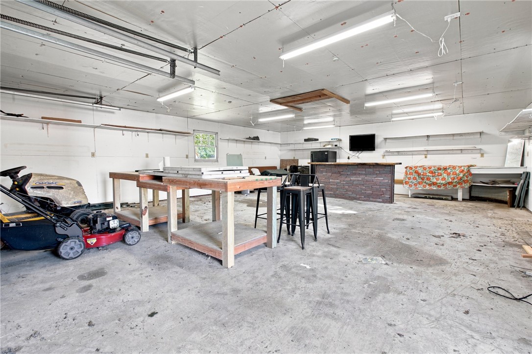 1910 20th Street Property Photo 24