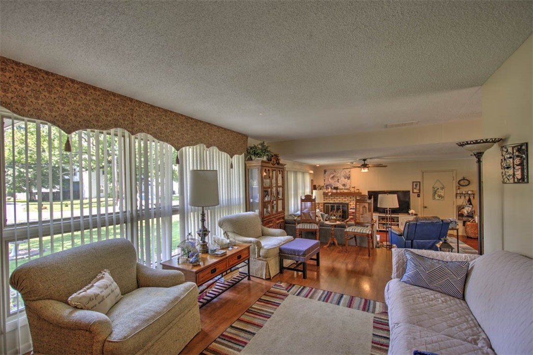 2816 N Vine Street Property Photo 9