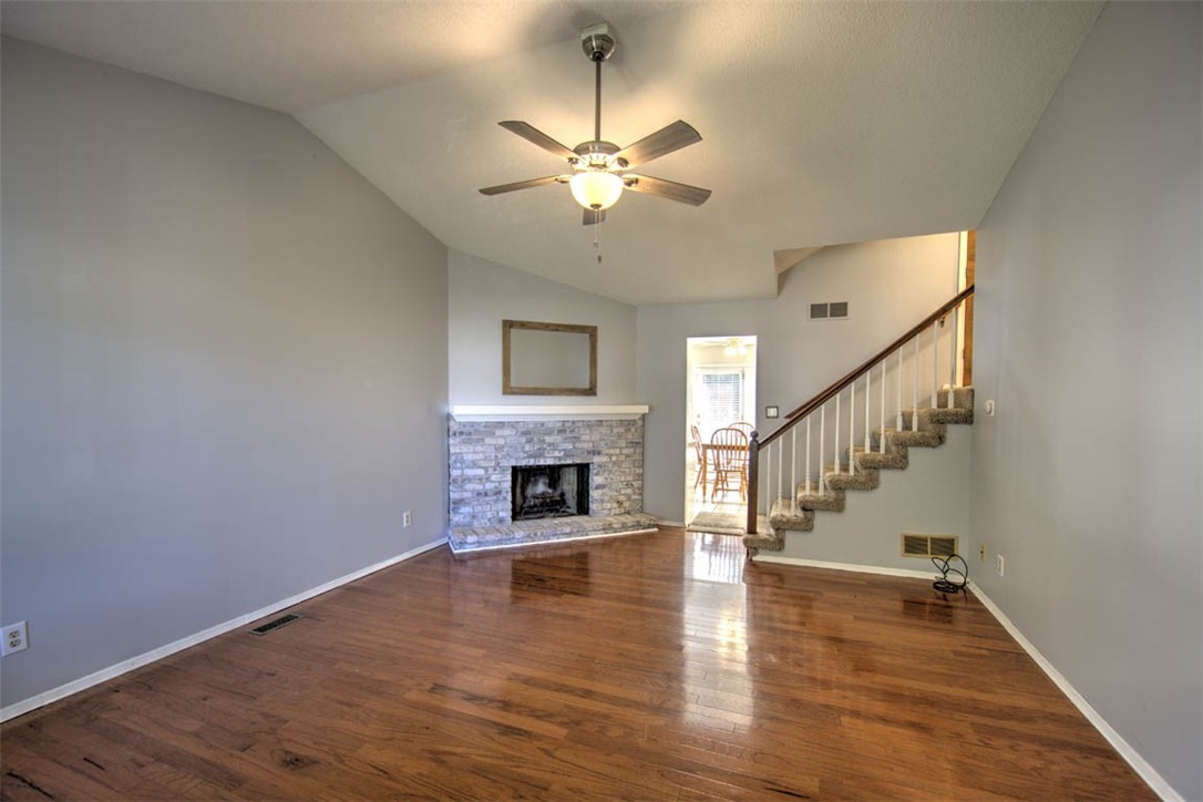 2894 Grove Court Property Photo 5