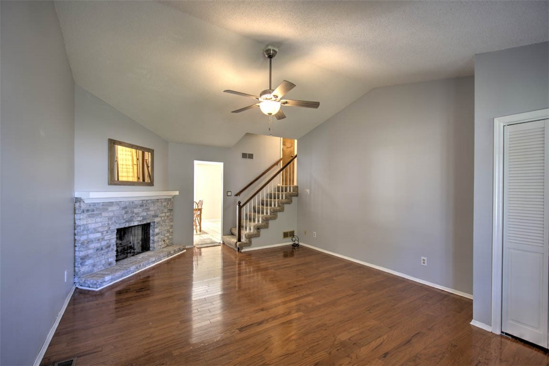 2894 Grove Court Property Photo 6