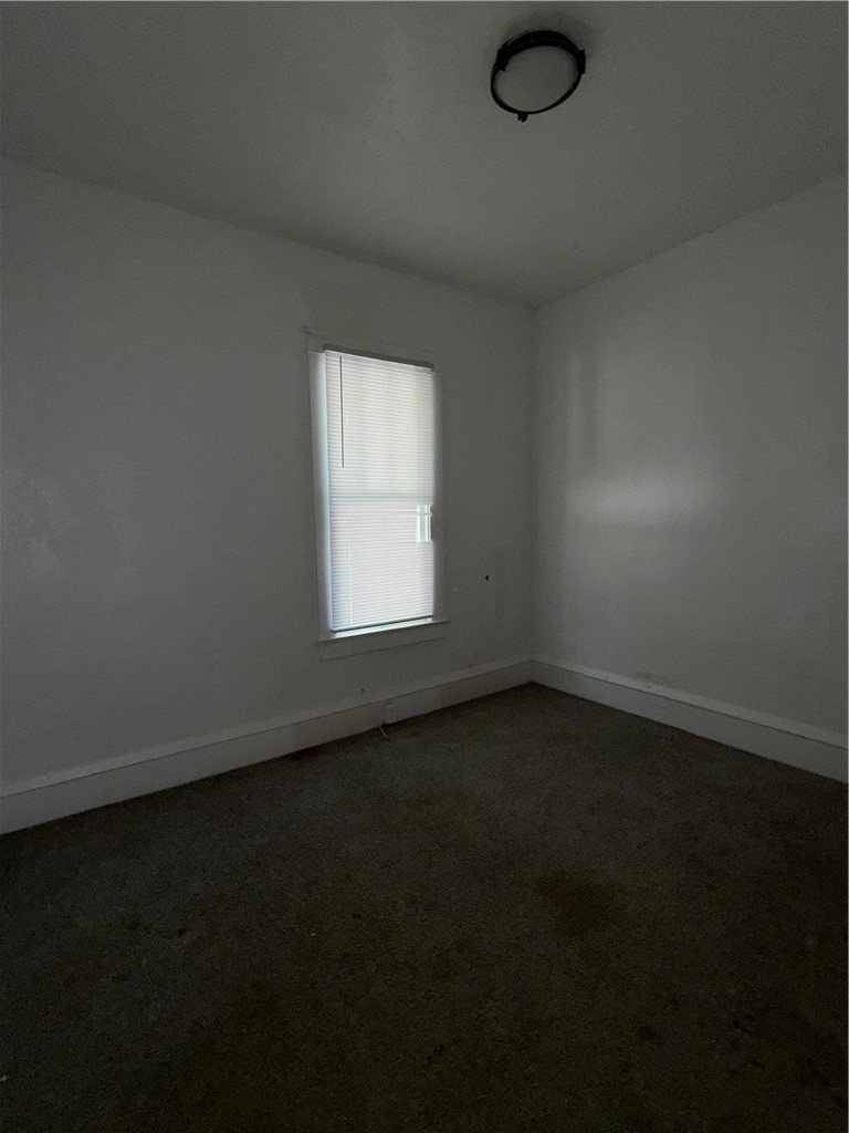 680 W Grand Avenue Property Photo 5