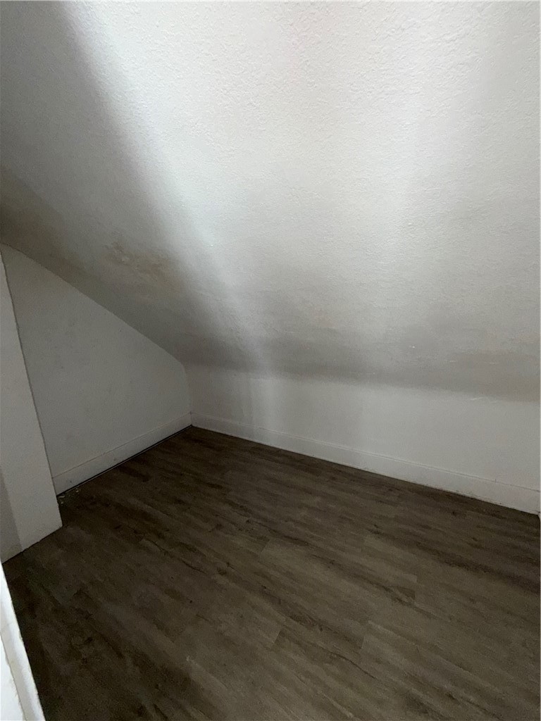 680 W Grand Avenue Property Photo 10