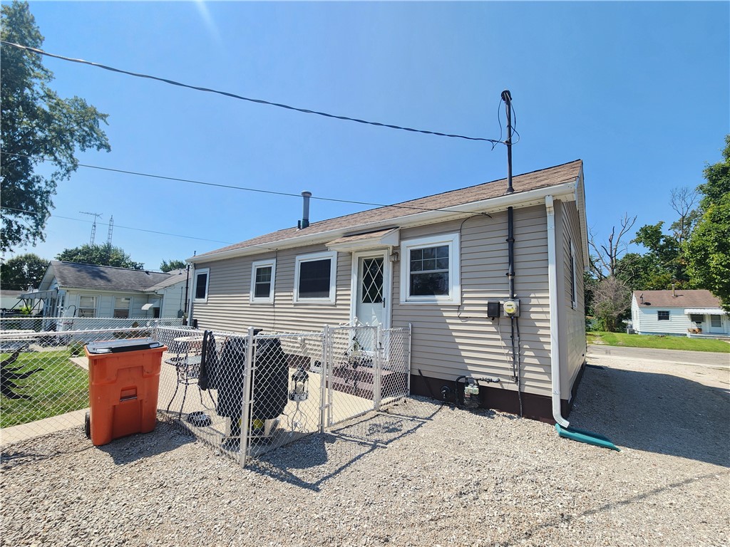1312 S Lawn Drive Property Photo 4