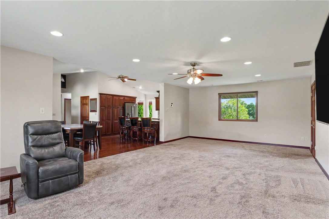 103 E Autumn Drive Property Photo 23
