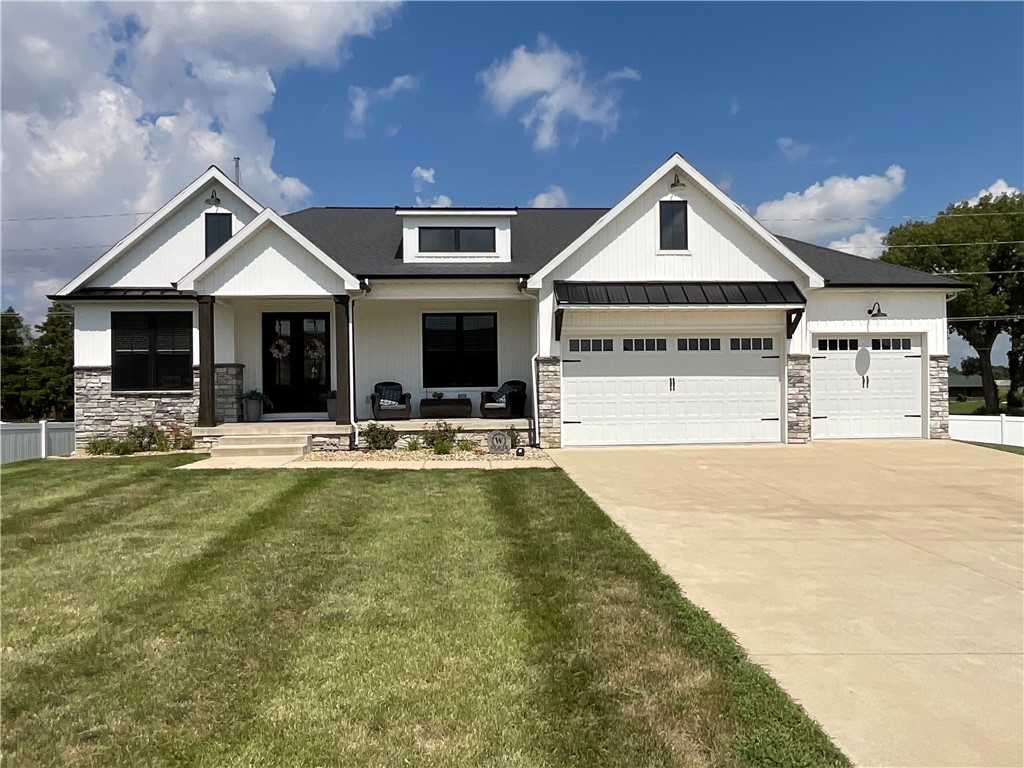 1612 Hunters Pointe Court Property Photo 1