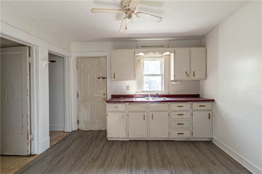1034 S Webster Street Property Photo 6