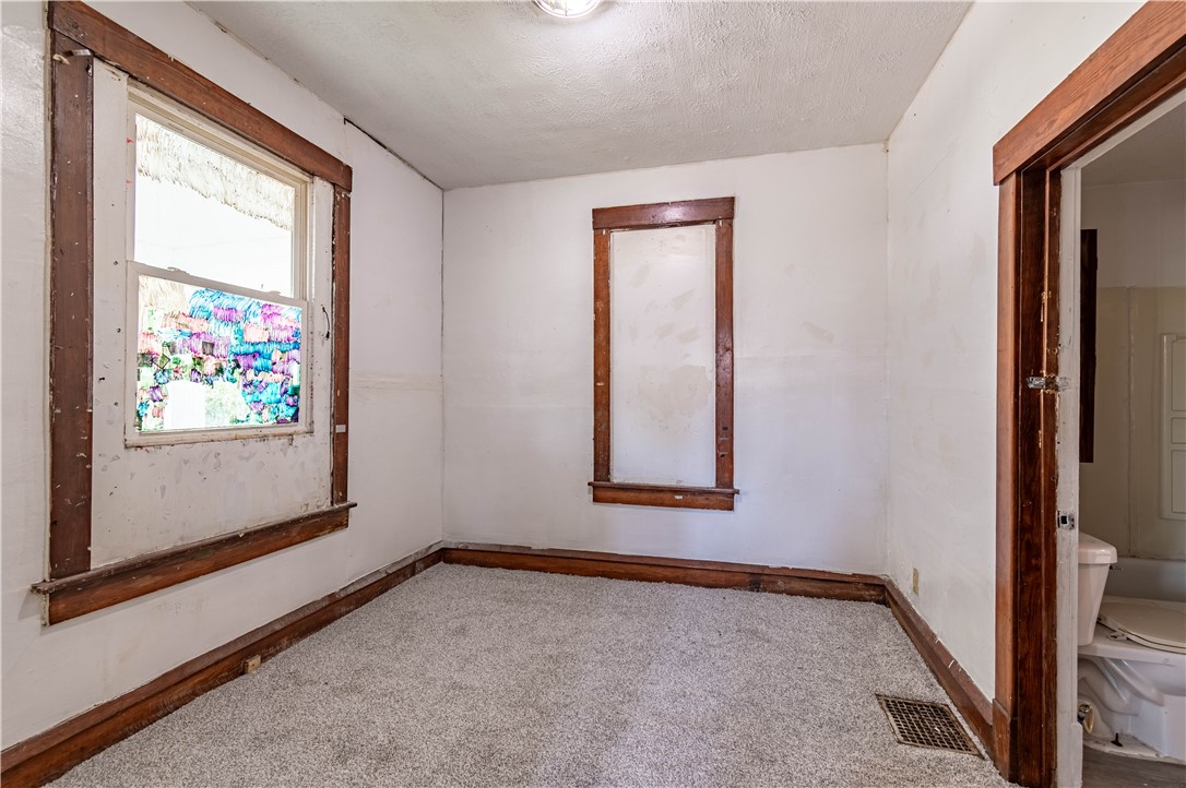 1034 S Webster Street Property Photo 9
