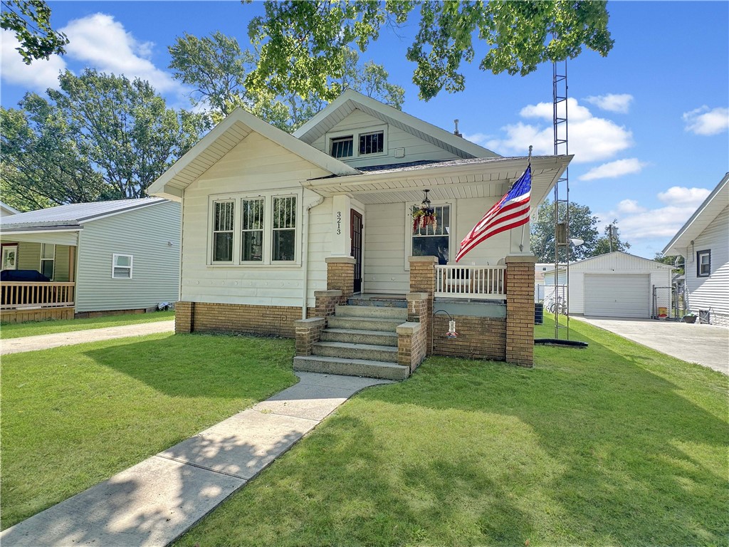 3213 Champaign Avenue Property Photo 1