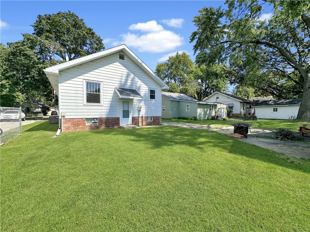3213 Champaign Avenue Property Photo 20