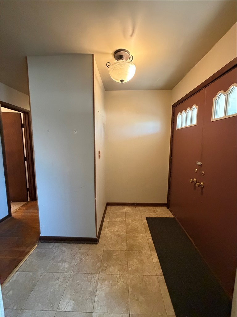 207 Oak Street Property Photo 9