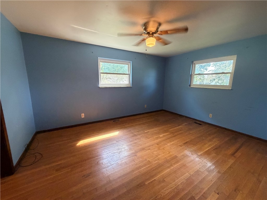 207 Oak Street Property Photo 23