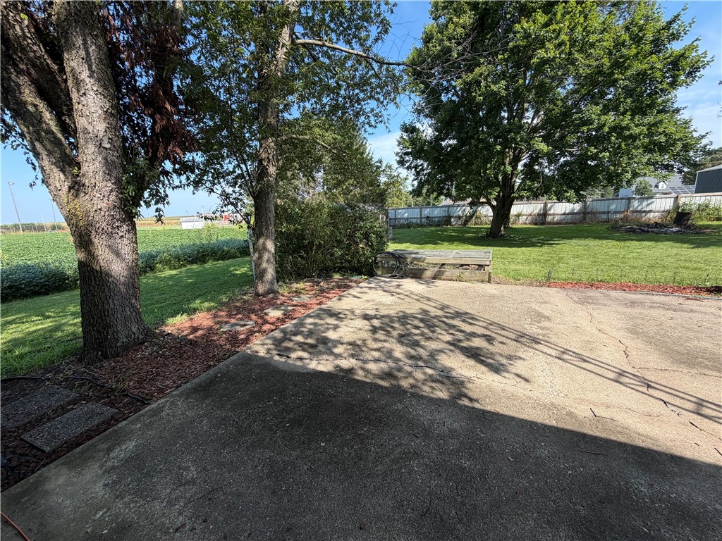 207 Oak Street Property Photo 31