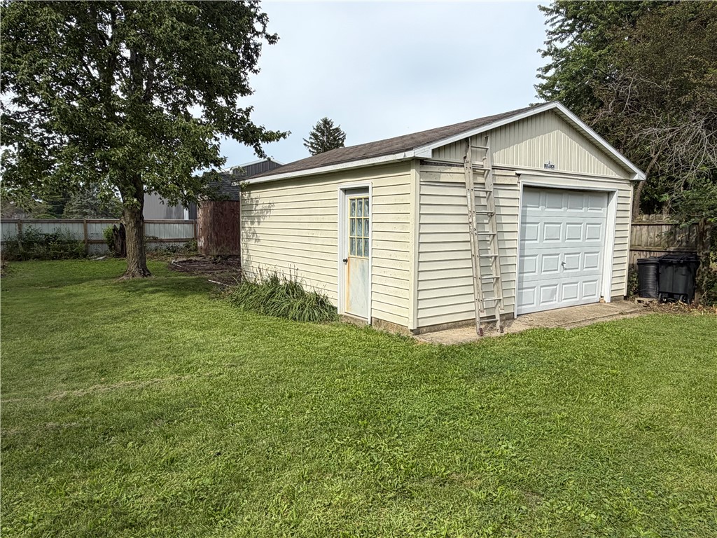 207 Oak Street Property Photo 38