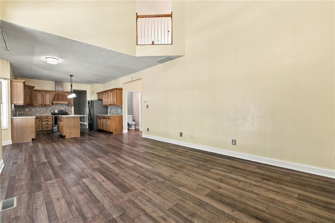 15111 E U S Highway 40 Property Photo 16