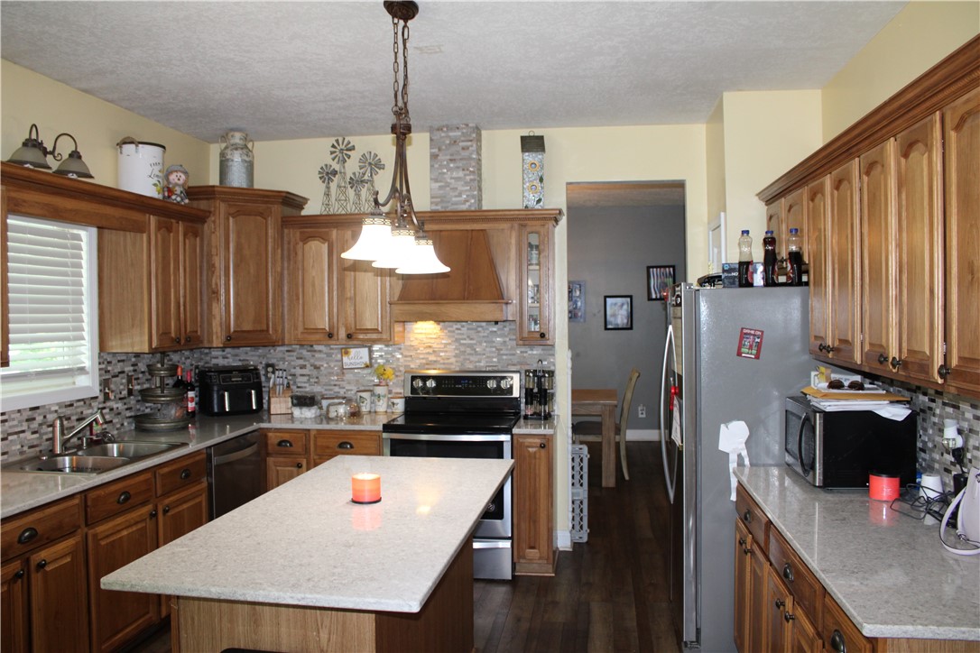 15111 E U S Highway 40 Property Photo 10