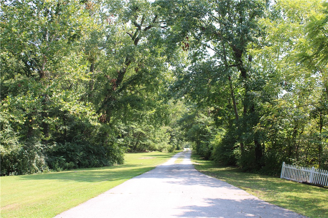 15111 E U S Highway 40 Property Photo 34