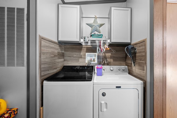 17020 1800th Street Property Photo 2