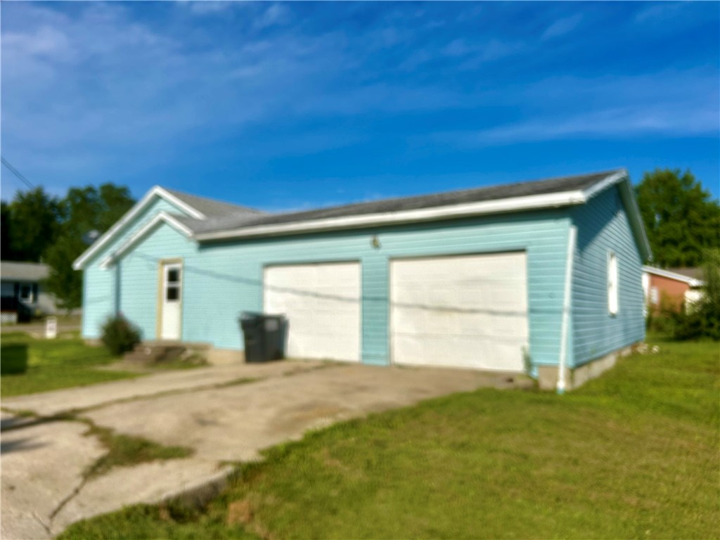 303 Elm Street Property Photo 4