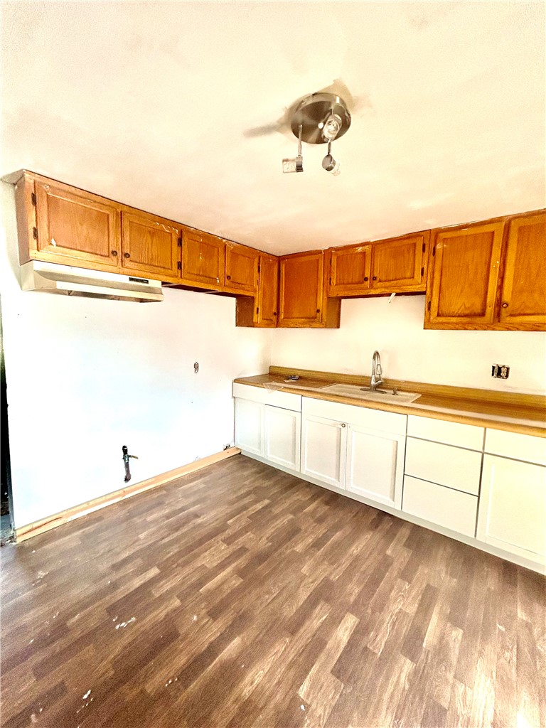 303 Elm Street Property Photo 8