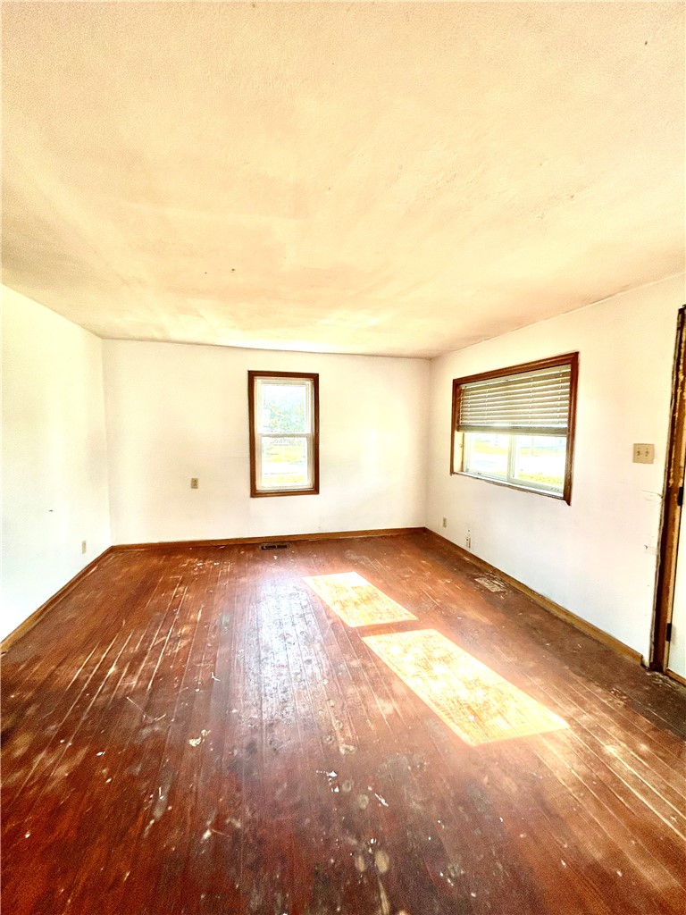 303 Elm Street Property Photo 10