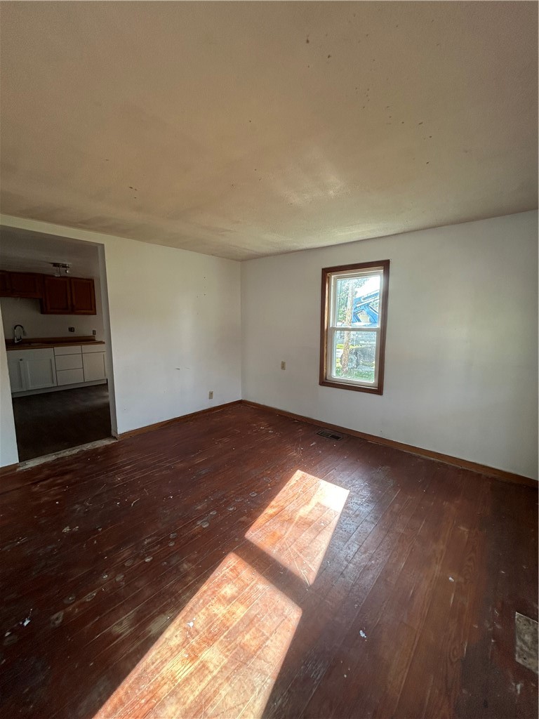 303 Elm Street Property Photo 11