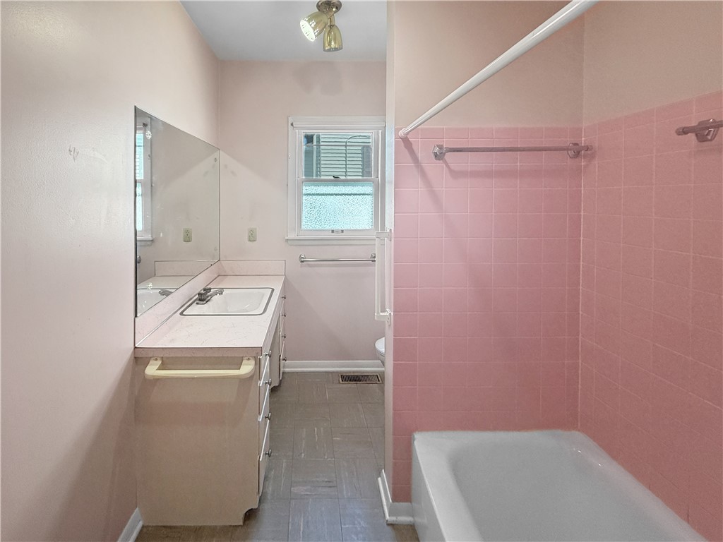 2508 Richmond Avenue Property Photo 6