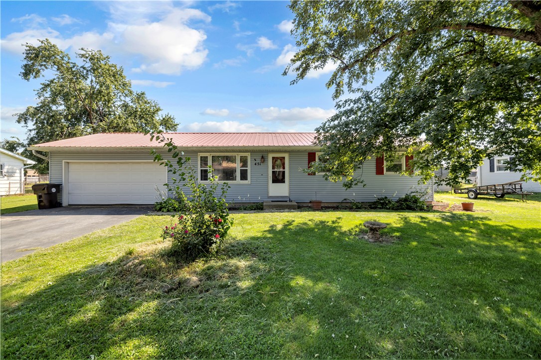 451 E Park Street Property Photo 1