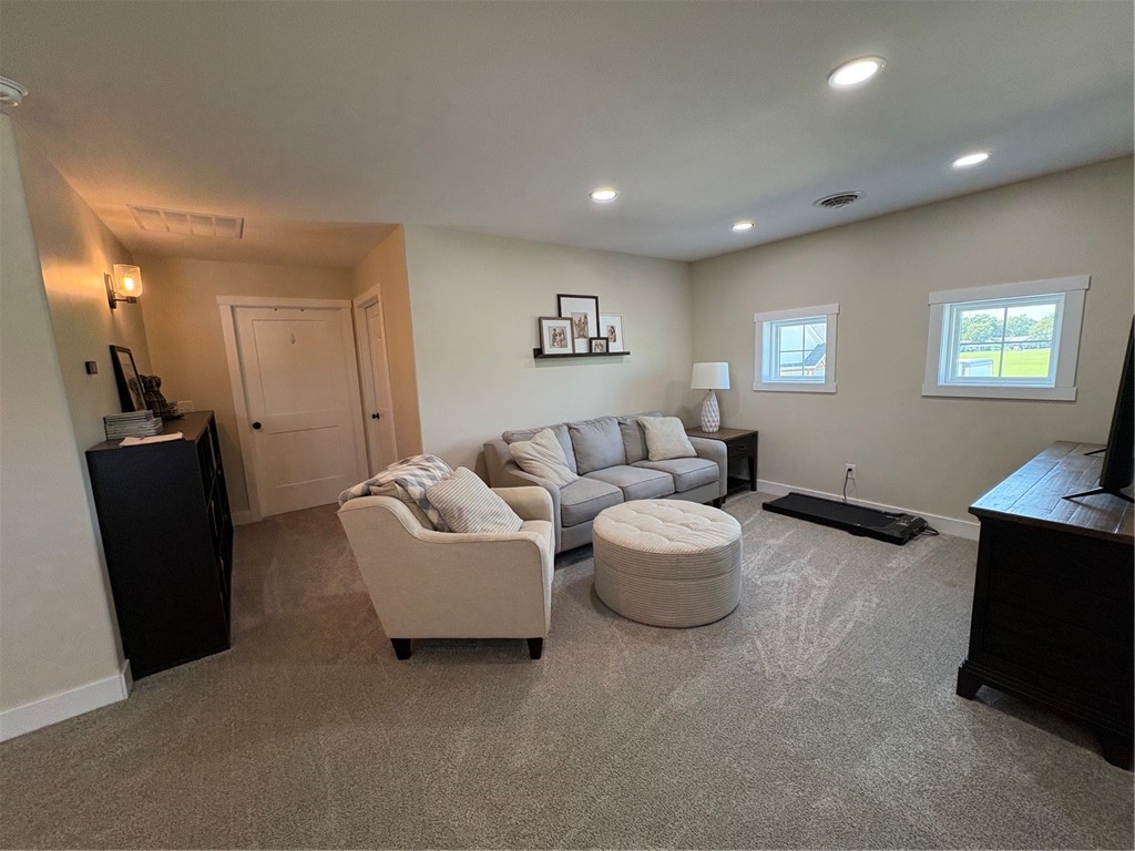8 Sunrise Circle Property Photo 24