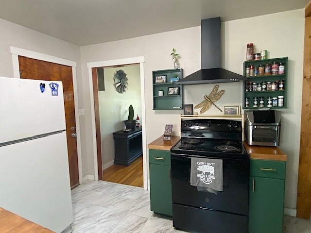 901 3rd Street Property Photo 11