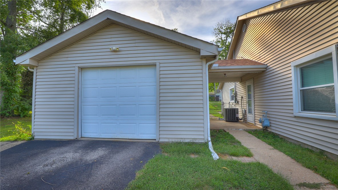 555 N 35th Street Property Photo 9