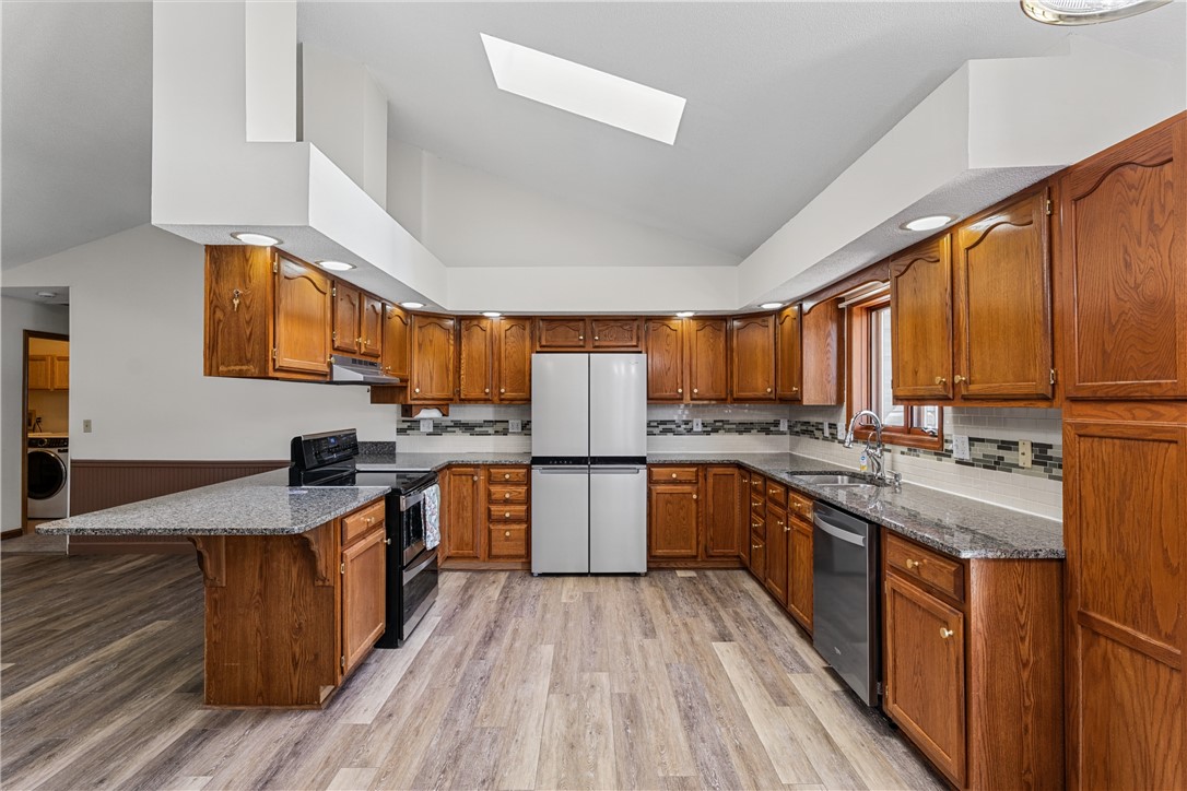 104 N Webster Street Property Photo 7