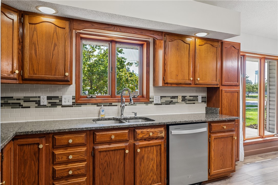 104 N Webster Street Property Photo 10