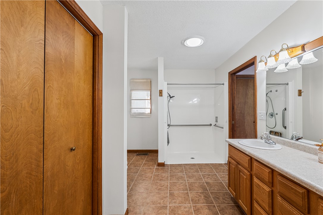 104 N Webster Street Property Photo 24