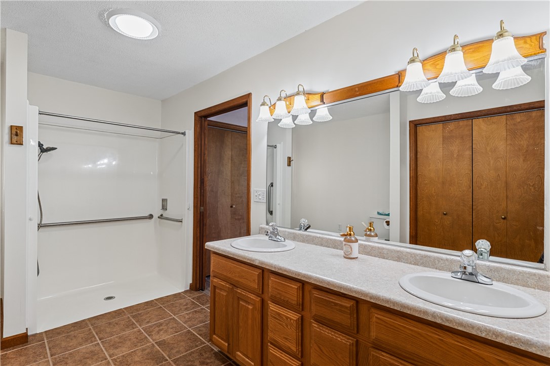 104 N Webster Street Property Photo 25