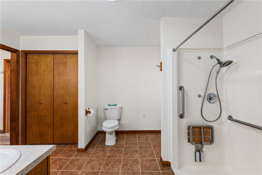104 N Webster Street Property Photo 28