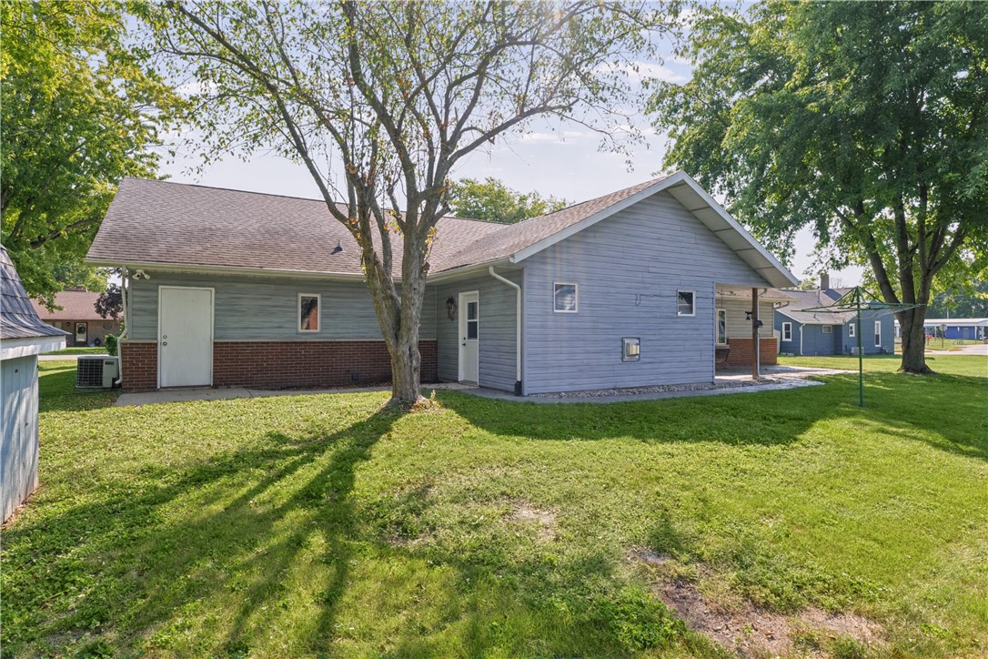 104 N Webster Street Property Photo 33