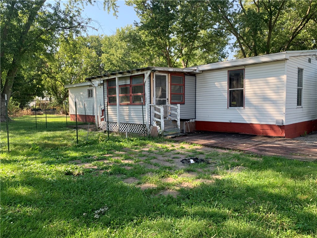 101 Oak Street Property Photo 3