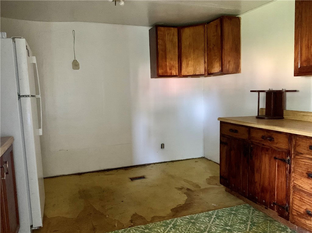 101 Oak Street Property Photo 14