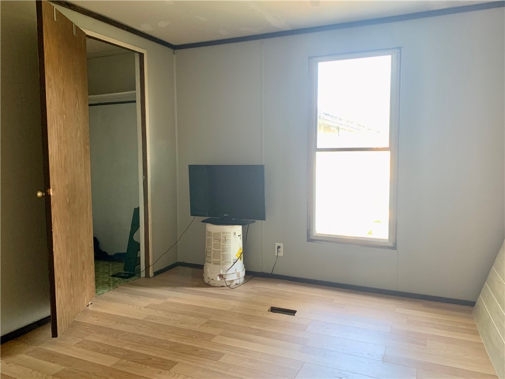 101 Oak Street Property Photo 16