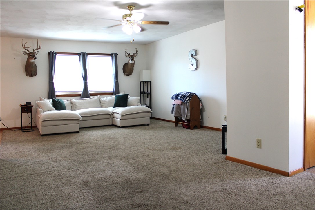 1024 E Northland Drive Property Photo 2