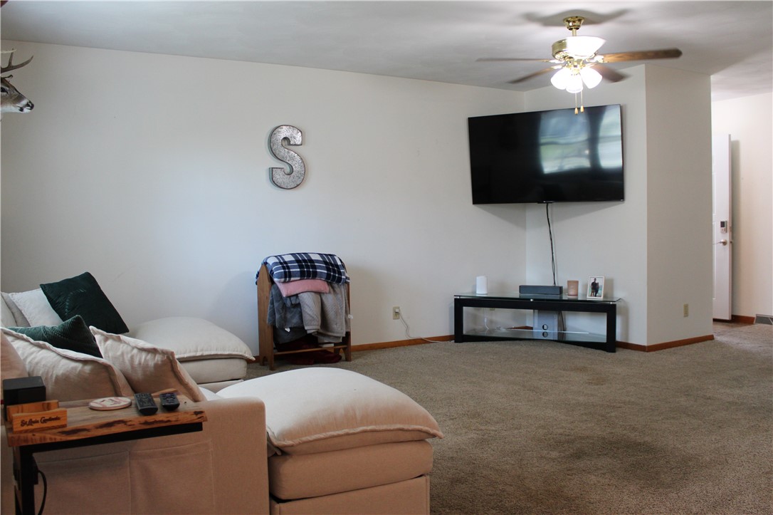 1024 E Northland Drive Property Photo 3