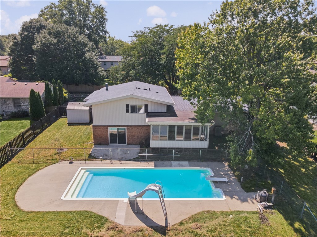 1423 Golf Terrace Property Photo 7