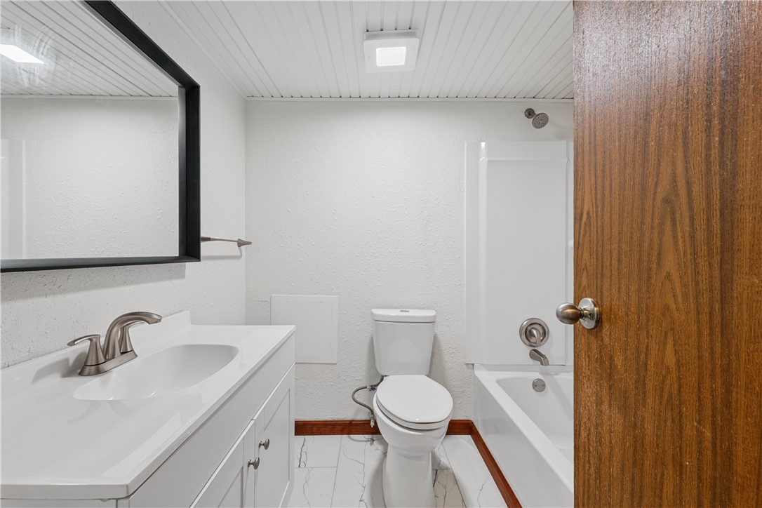 1423 Golf Terrace Property Photo 34