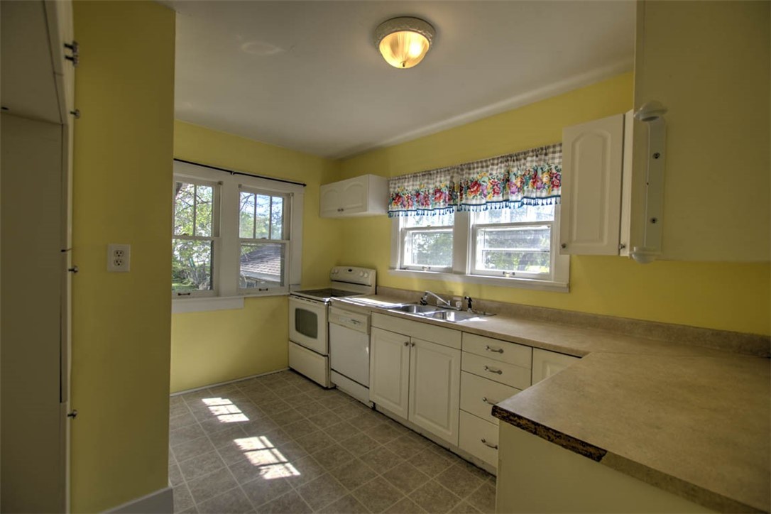 1336 W Riverview Avenue Property Photo 8