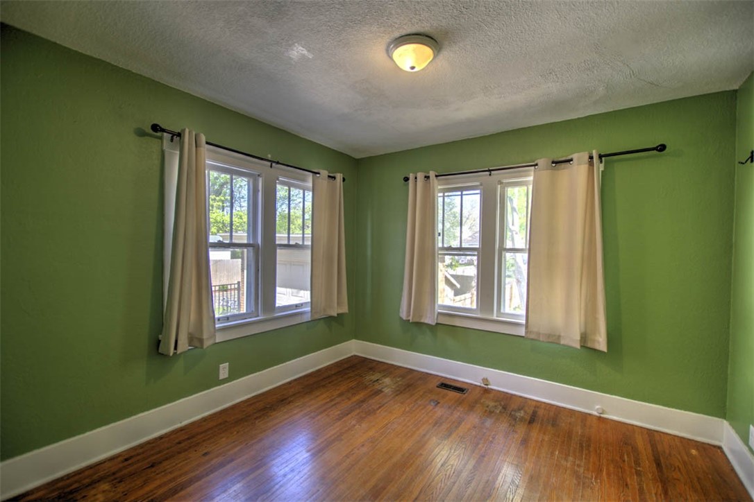 1336 W Riverview Avenue Property Photo 10