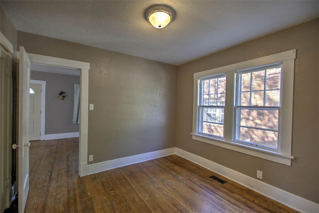 1336 W Riverview Avenue Property Photo 11